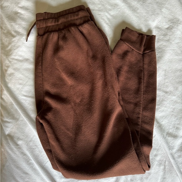 If it were me: brown sweatpants with pockets - Picture 2 of 3